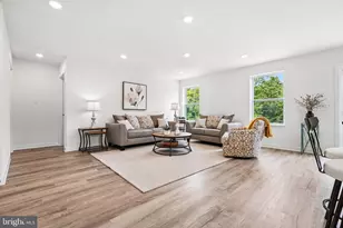 239 Monroe Ave, Ranson, WV 25438 - Photo 5