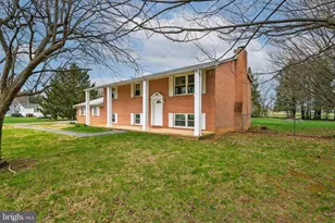 8137 Summit Point Rd, Charles Town, WV 25414 - Photo 3