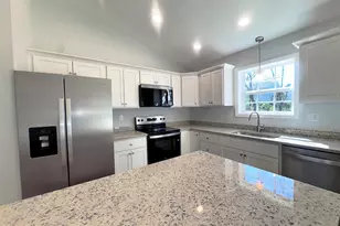 375 Burns St, Ranson, WV 25438 - Photo 3