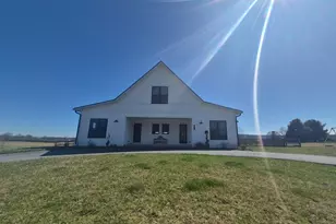 330 Majestic Ln, Charles Town, WV 25414 - Photo 3