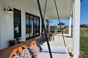 330 Majestic Ln, Charles Town, WV 25414 - Photo 5