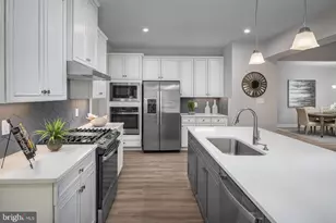 1555 Wallace Blvd, Ranson, WV 25438 - Photo 11