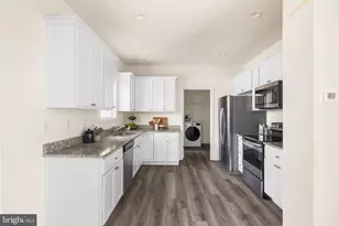 239 Sunlite Dr, Charles Town, WV 25414 - Photo 9