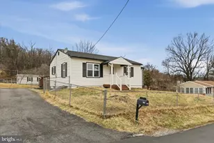 235 Spring St, Harpers Ferry, WV 25425 - Photo 3