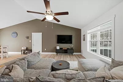 518 Naples Way, Charles Town, WV 25414 - Photo 9