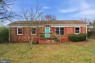 25 Cherry Hill Rd, Ranson, WV 25438 - Photo 1