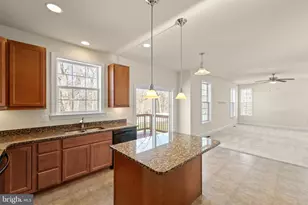 18 Summer Grove Dr, Kearneysville, WV 25430 - Photo 9