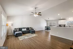 110 Chrissys Cir, Harpers Ferry, WV 25425 - Photo 5