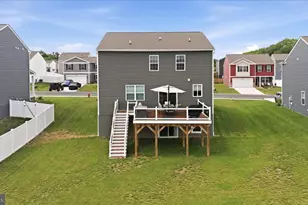 314 Centergate Dr, Charles Town, WV 25414 - Photo 3