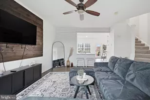 563 Lord Fairfax St, Charles Town, WV 25414 - Photo 9