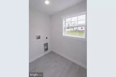 300 E. 11th Avenue, Ranson, WV 25438 - Photo 7