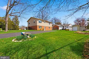 530 Tuscawilla Dr, Charles Town, WV 25414 - Photo 9