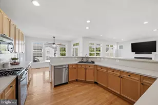218 Braddock St, Charles Town, WV 25414 - Photo 3