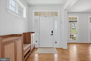 218 Braddock St, Charles Town, WV 25414 - Photo 5