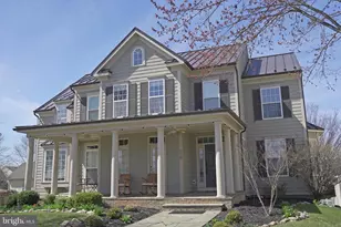 218 Braddock St, Charles Town, WV 25414 - Photo 3