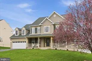 122 Revere Dr, Charles Town, WV 25414 - Photo 3