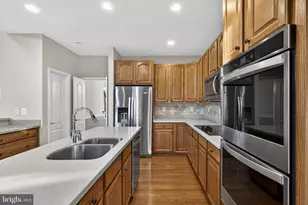 142 Lewis Washington Dr, Charles Town, WV 25414 - Photo 33