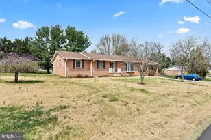 169 Belvedere Dr, Charles Town, WV 25414 - Photo 1