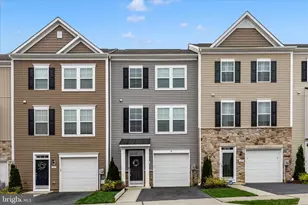 205 Union Ridge Dr, Charles Town, WV 25414 - Photo 1