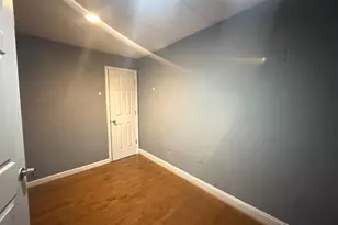 132 W Washington Street W, Charles Town, WV 25414 - Photo 9