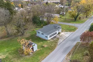 111 S McDonald St, Ranson, WV 25438 - Photo 33