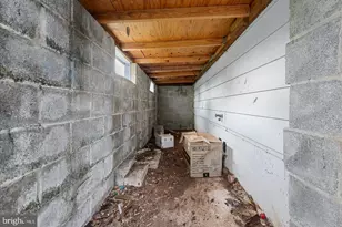 111 S McDonald St, Ranson, WV 25438 - Photo 27