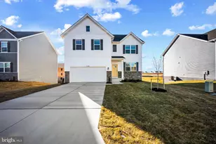 462 Buckeye Dr, Shenandoah Junction, WV 25442 - Photo 1