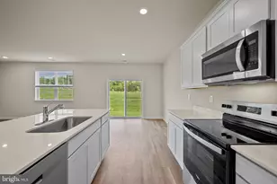 435 Buckeye Dr, Shenandoah Junction, WV 25442 - Photo 7