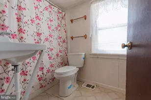 404 S Charles St, Charles Town, WV 25414 - Photo 21