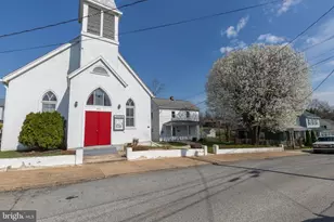 413 S Lawrence St, Charles Town, WV 25414 - Photo 3