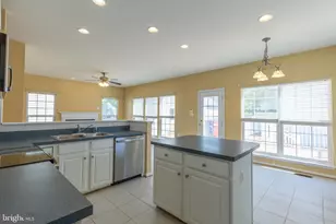 341 Bullskin St, Charles Town, WV 25414 - Photo 9