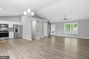 153 Chrissys Cir, Harpers Ferry, WV 25425 - Photo 9