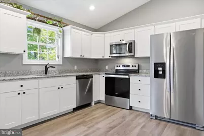 153 Chrissys Circle, Harpers Ferry, WV 25425 - Photo 5