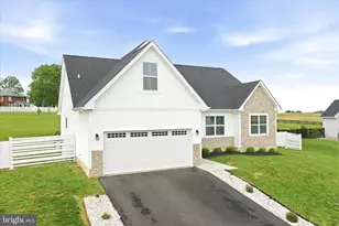 202 Naples Wy, Charles Town, WV 25414 - Photo 3