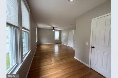 317 E 1st Avenue, Charles Town, WV 25414 - Photo 7