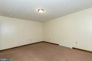 218 S West St, Charles Town, WV 25414 - Photo 15