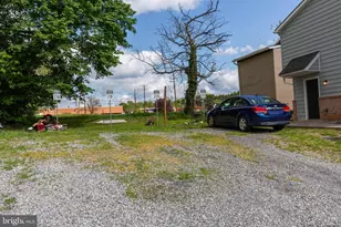 218 S West St, Charles Town, WV 25414 - Photo 35