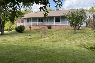 101 Veronica Ln, Charles Town, WV 25414 - Photo 3