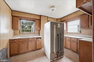 309 W Academy St, Charles Town, WV 25414 - Photo 11