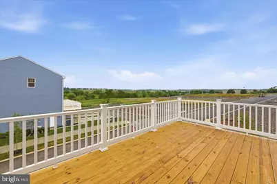 300 Presidents Pointe Avenue, Ranson, WV 25438 - Photo 23
