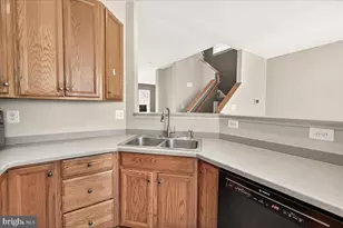 100 Davis St, Charles Town, WV 25414 - Photo 17