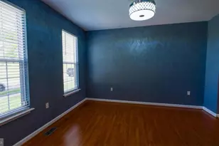 308 Braddock St, Charles Town, WV 25414 - Photo 9