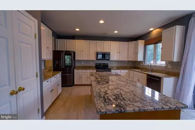 308 Braddock Street, Charles Town, WV 25414 - Photo 5