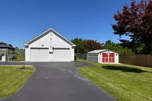 351 Belvedere Dr, Charles Town, WV 25414 - Photo 9