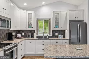 435 Lakeside Dr, Harpers Ferry, WV 25425 - Photo 15
