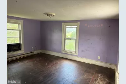 323 W Academy Street, Charles Town, WV 25414 - Photo 9