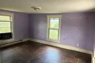 323 W Academy St, Charles Town, WV 25414 - Photo 9