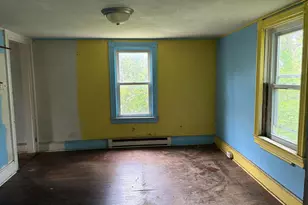 323 W Academy St, Charles Town, WV 25414 - Photo 5