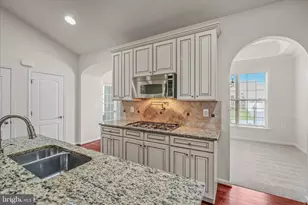 220 Lewis Washington Dr, Charles Town, WV 25414 - Photo 9