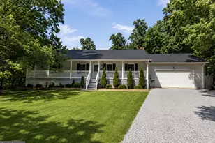 885 Wild Rose Ln, Harpers Ferry, WV 25425 - Photo 1